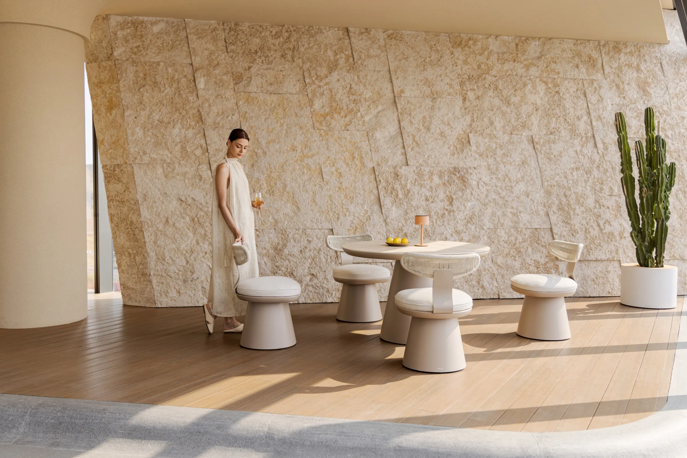 CALLA outdoor dinning table - Image 4
