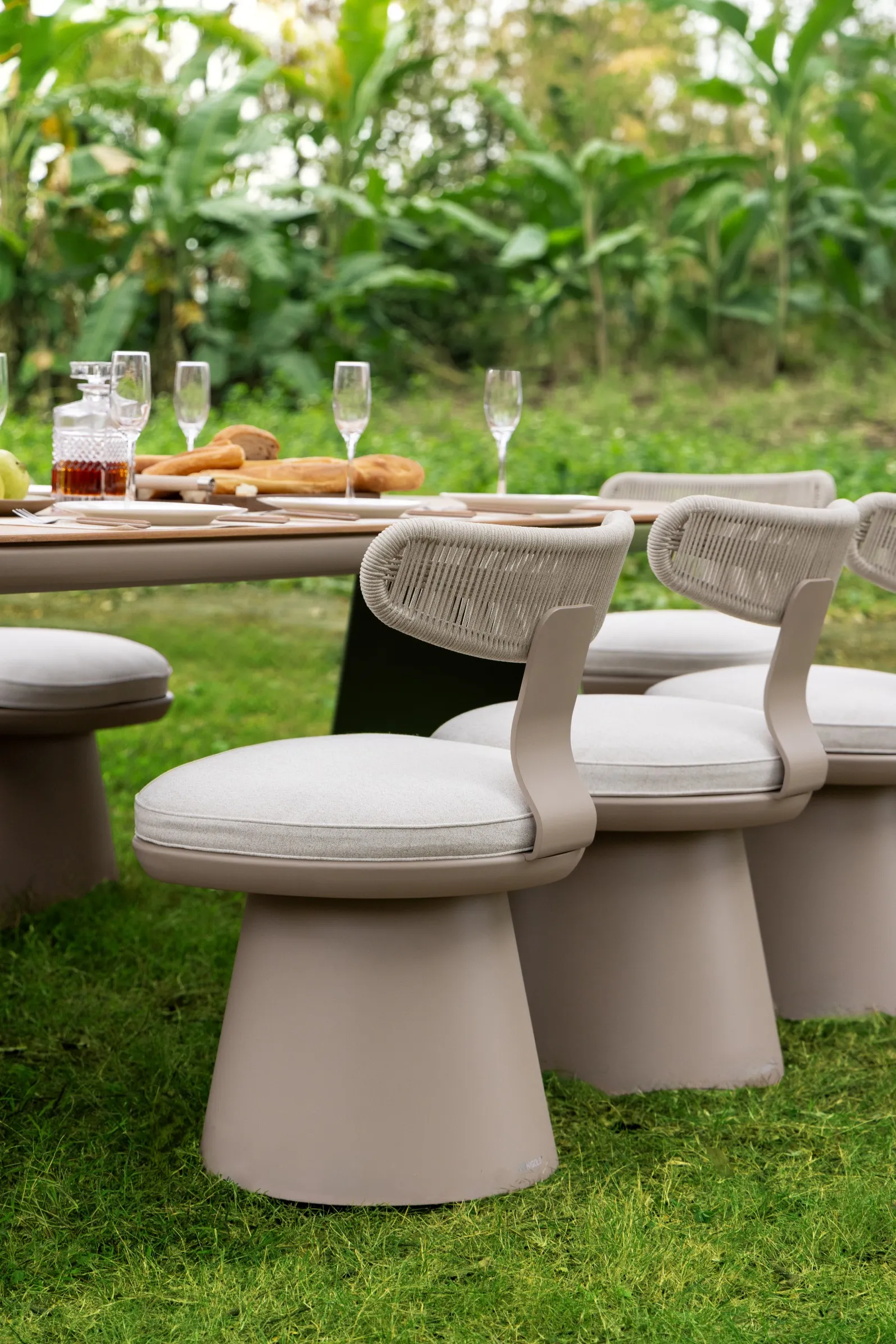 CALLA outdoor dinning table - Image 11