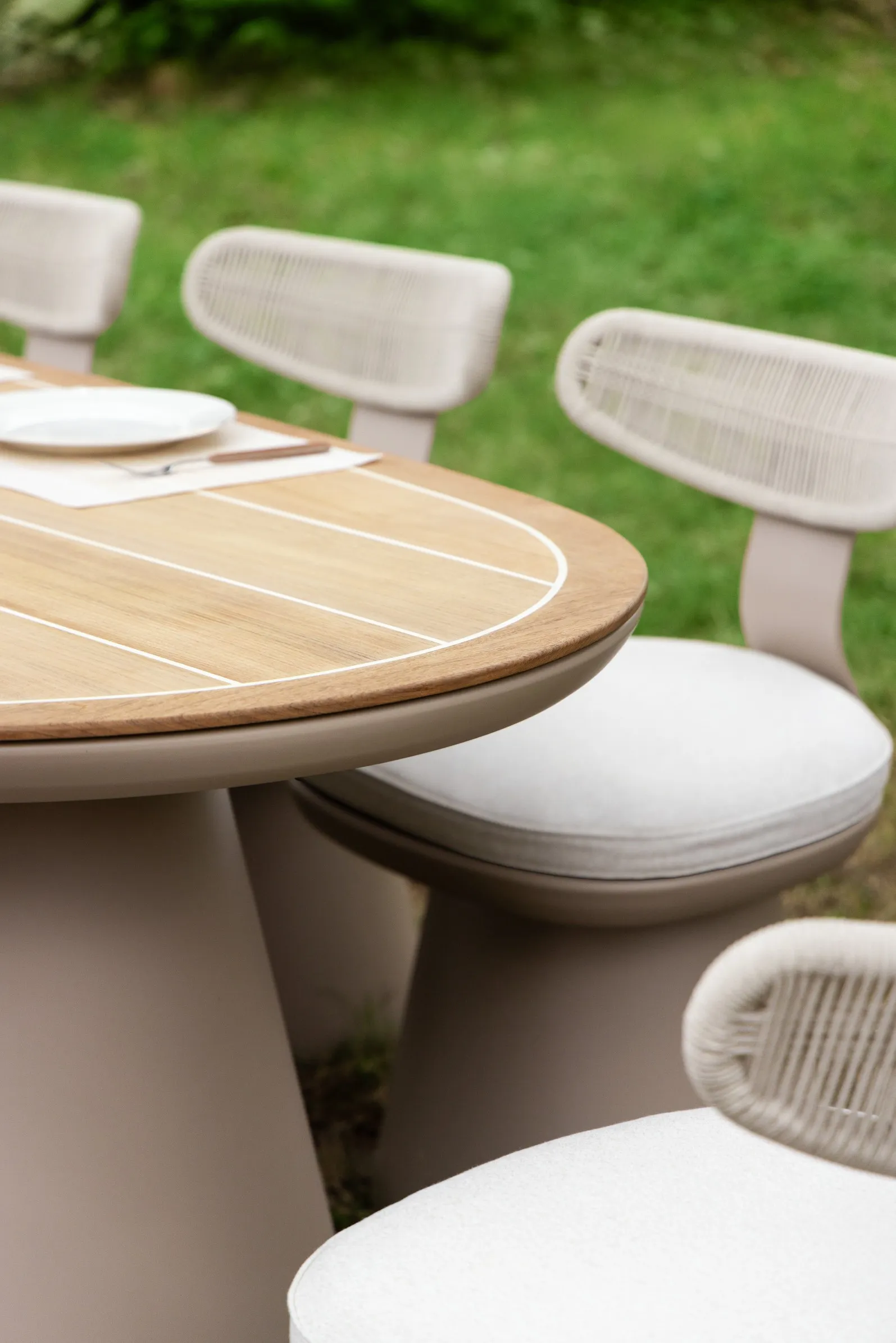 CALLA outdoor dinning table - Image 10