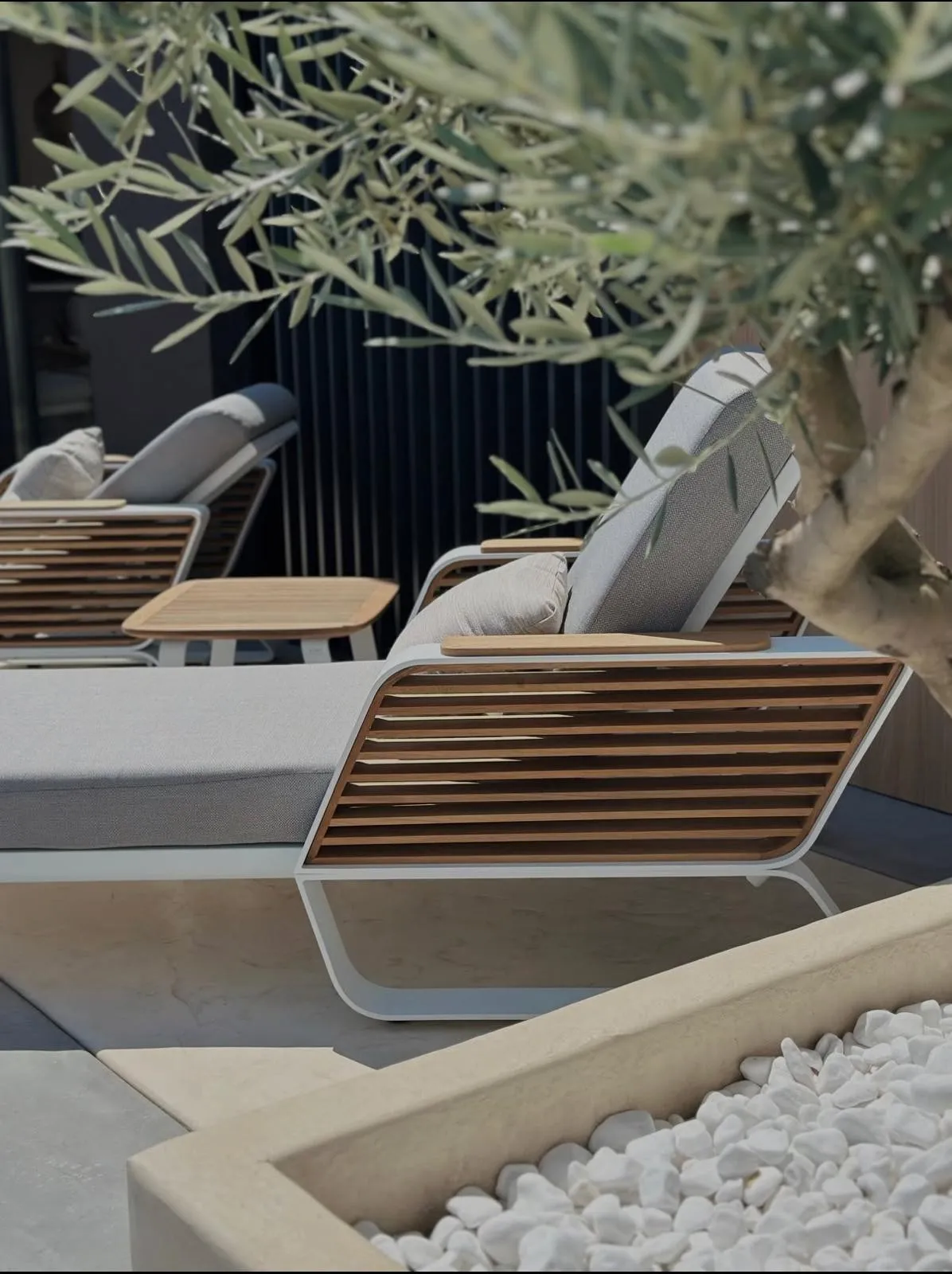 WING outdoor sunbed - Image 3