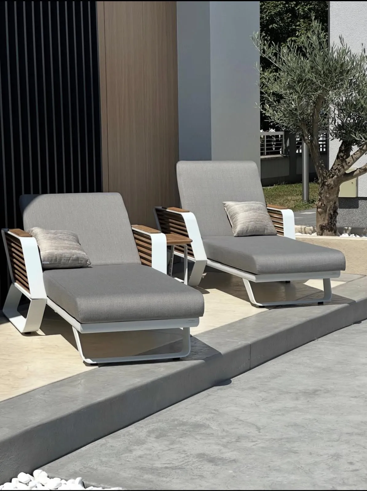 WING outdoor sunbed - Image 6
